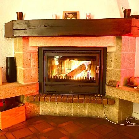 Cheerful Villa With Fireplace, Bath-Tub And Garden Noville Екстер'єр фото