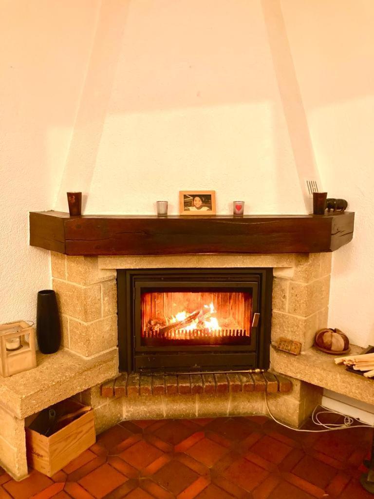 Cheerful Villa With Fireplace, Bath-Tub And Garden Noville Екстер'єр фото