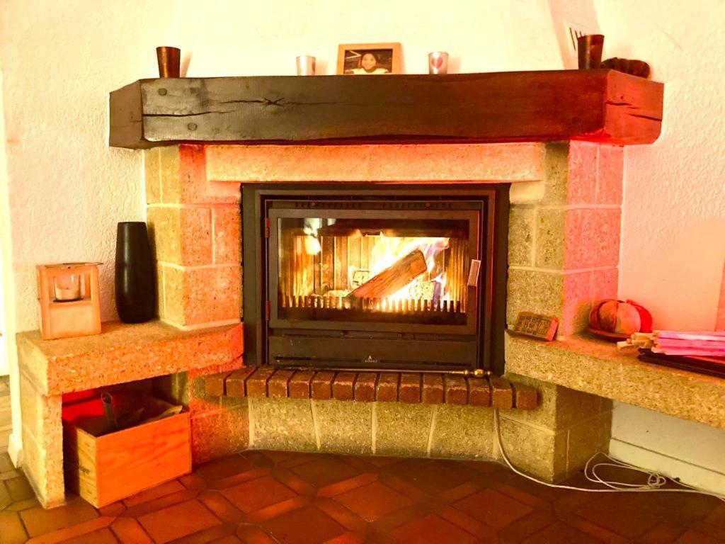 Cheerful Villa With Fireplace, Bath-Tub And Garden Noville Екстер'єр фото