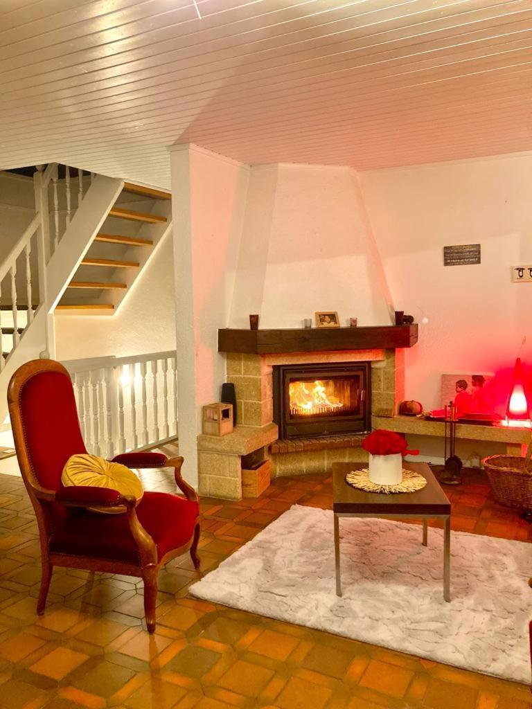 Cheerful Villa With Fireplace, Bath-Tub And Garden Noville Екстер'єр фото
