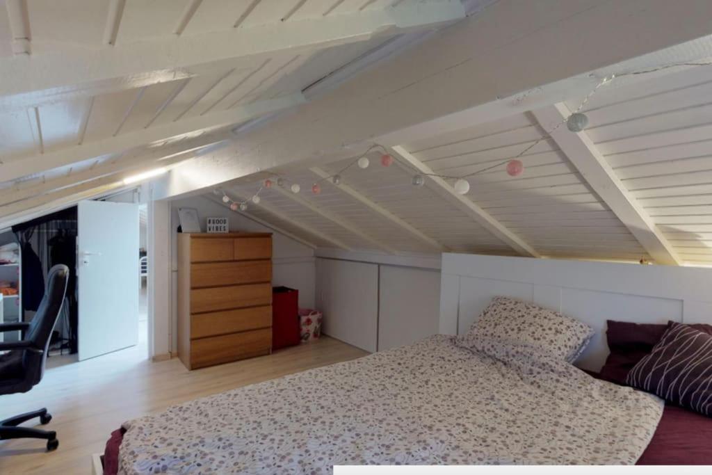 Cheerful Villa With Fireplace, Bath-Tub And Garden Noville Екстер'єр фото